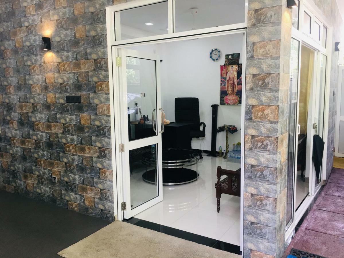 Jenushi Homestay 康提 外观 照片